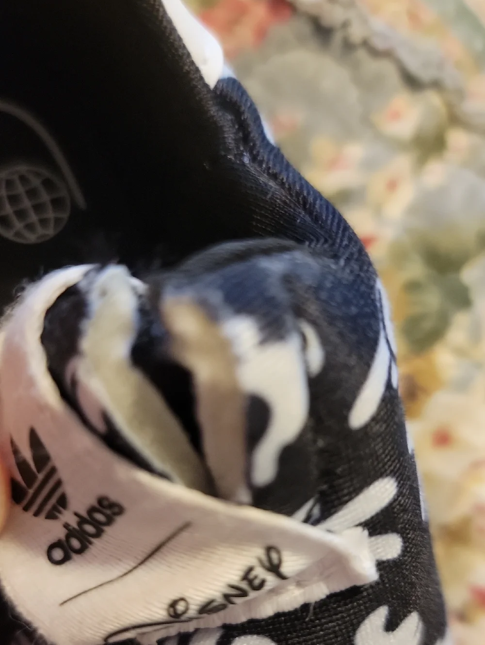 Adidas Disney Black & White Kids Slip-On Sneakers Mickey Mouse Hands 4 Infant